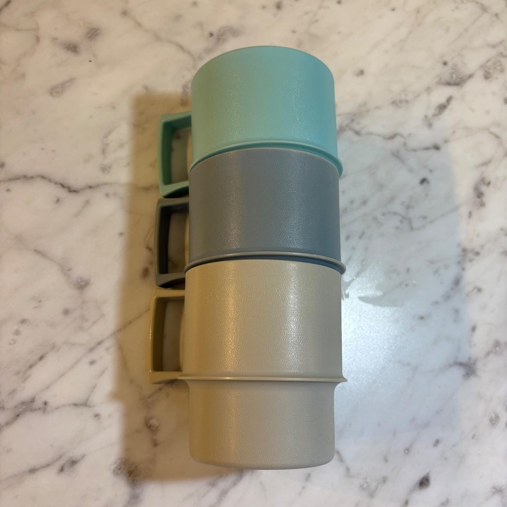 Tupperware Vintage Stacking Mugs Set of 3 Teal Blue Beige 1312 Made in USA